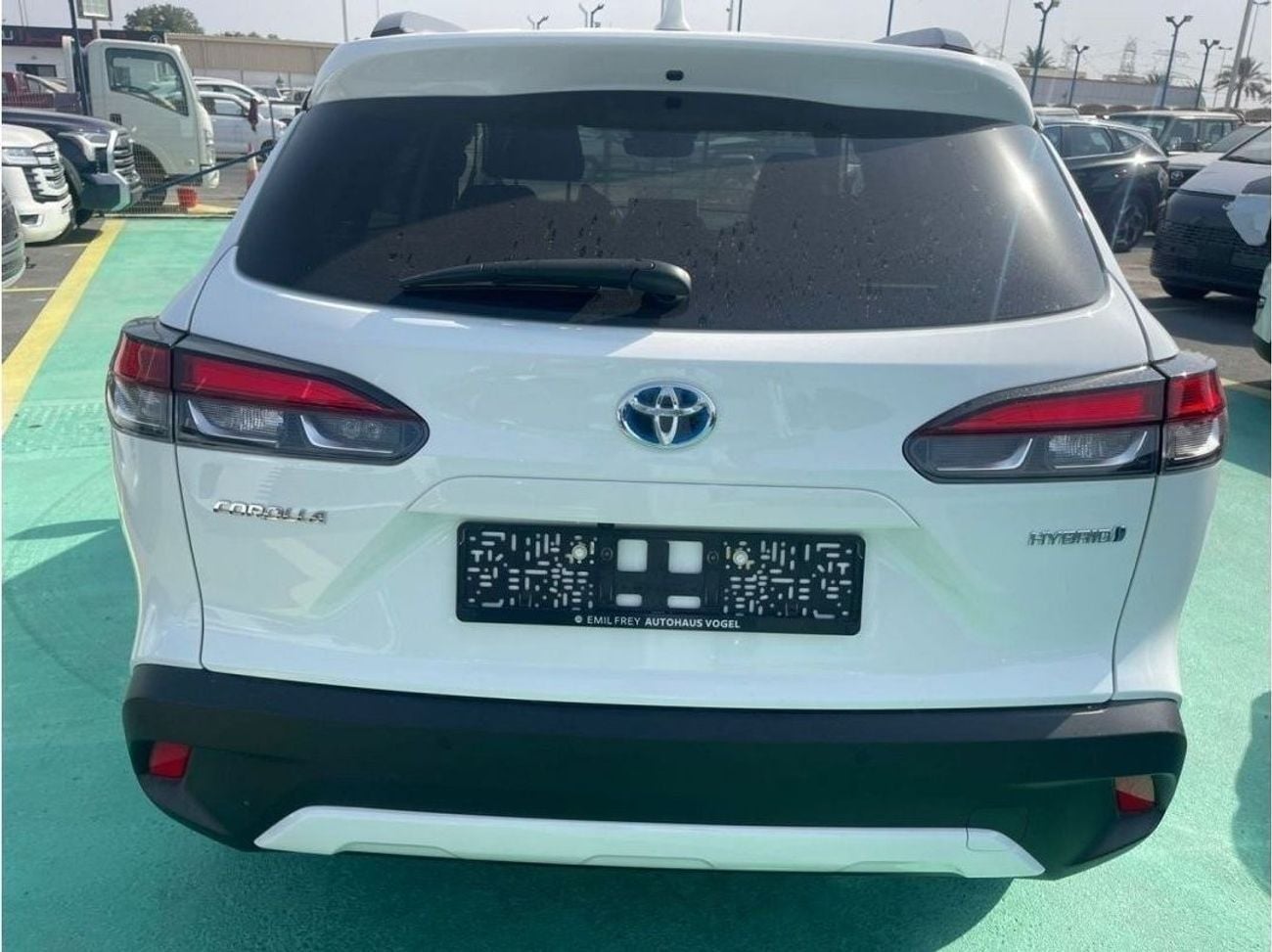 تويوتا كورولا كروس NEW 2023 TOYOTA COROLLA CROSS 2.0L FULL OPTION