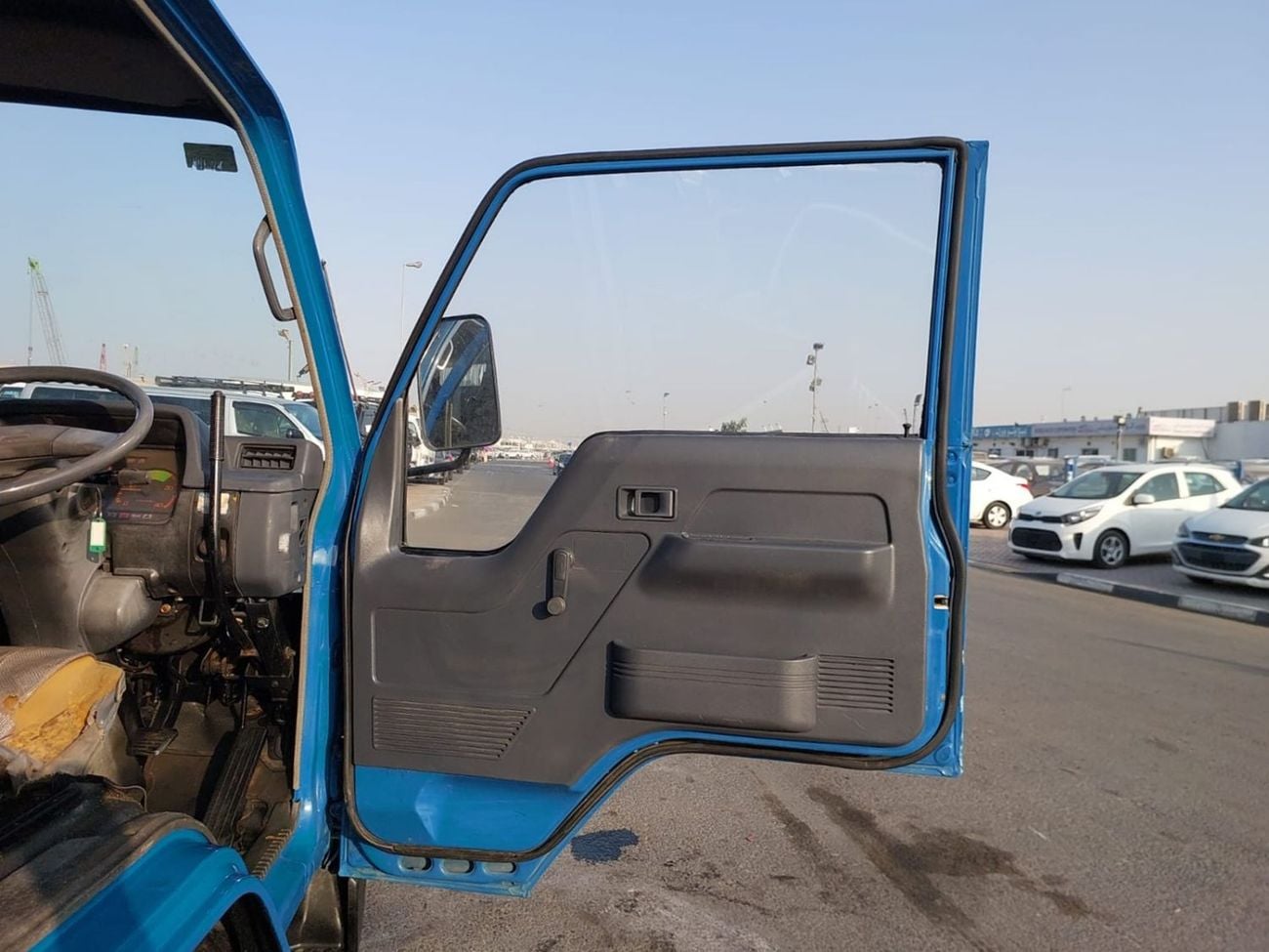 Mitsubishi Fuso Canter (RAMADAN OFFER) MITSUBISHI CANTER TRUCK RHD 1988 MODEL 8.4 L DIESEL MANUAL(PM427337)