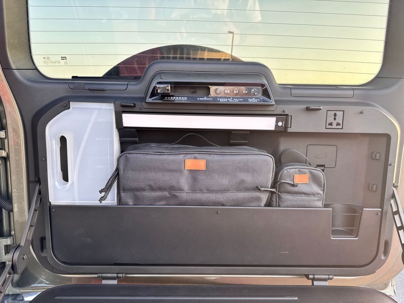 ROX 01 VIP PILOT SEATS HYBRID (LONG RANGE 1,000Km) DUAL PORTS WITH KITCHEN PACKAGE 0KM 2024