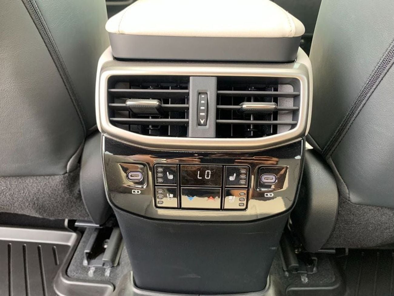 لكزس RX 350 LUXURY 2.4L TURBO AWD 5-SEATER AUTOMATIC