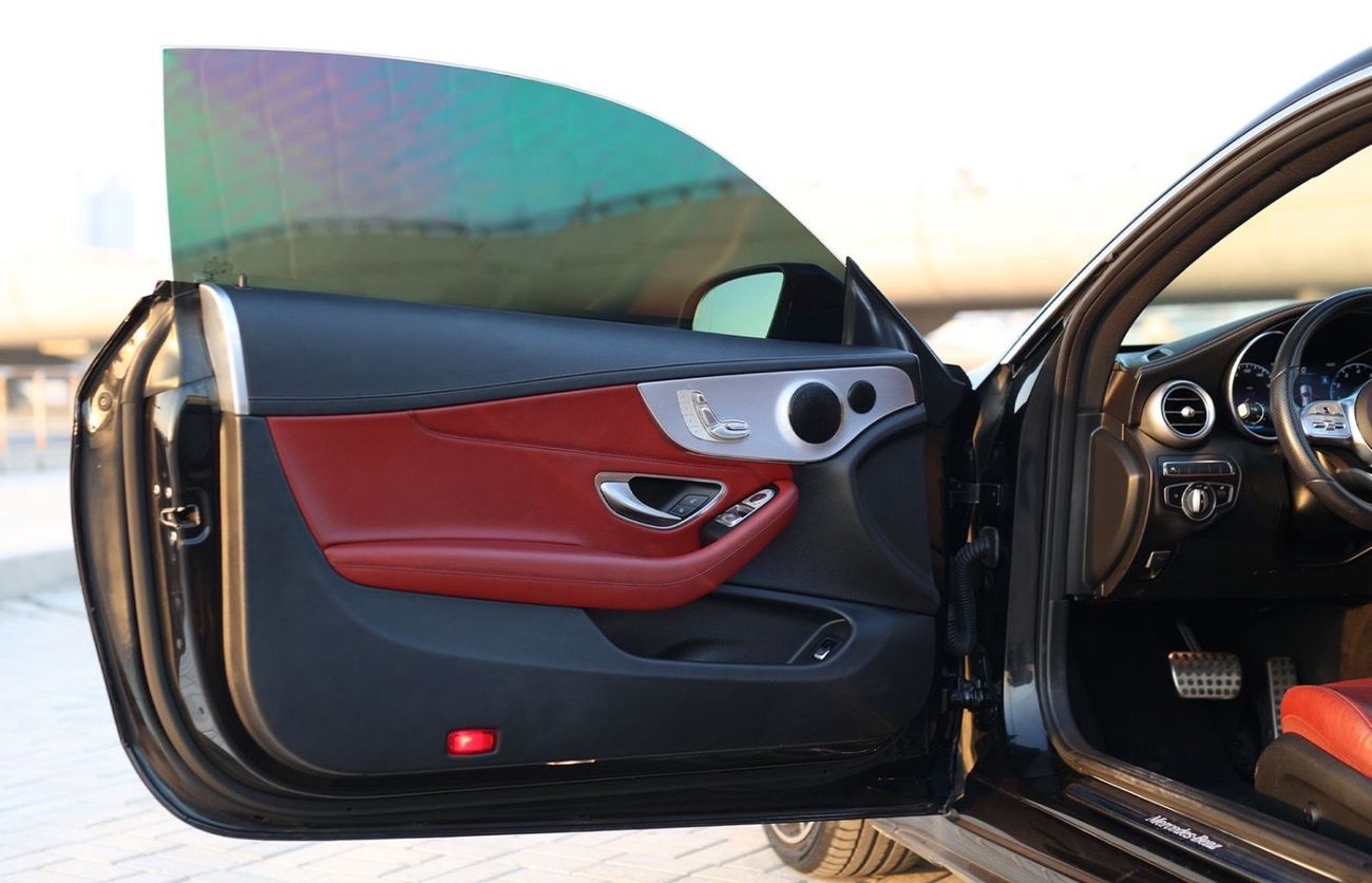 Mercedes-Benz C 200 Benz 2022 very clean car outside and inside