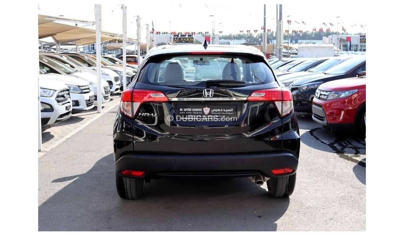 هوندا HRV EX خالية من الحوادث - خليجي - رقم 2 - صبغة وكالة - مكينة 1800 سي سي  - بحالة الوكالة من الداخل والخا