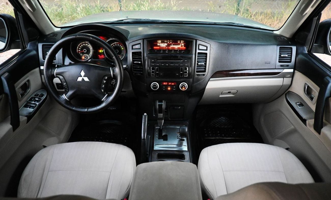Mitsubishi Pajero GLS HIGHLINE Mitsubishi Pajero Gulf 2012 Specs in excellent condition 3.5L (5 Seater)