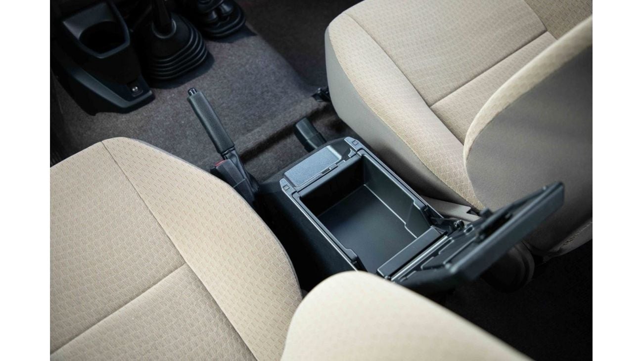 Toyota Land Cruiser 70 2024 Toyota LC76 4.5 HT 5ST 5DR D MT - White inside Oak | Export Only