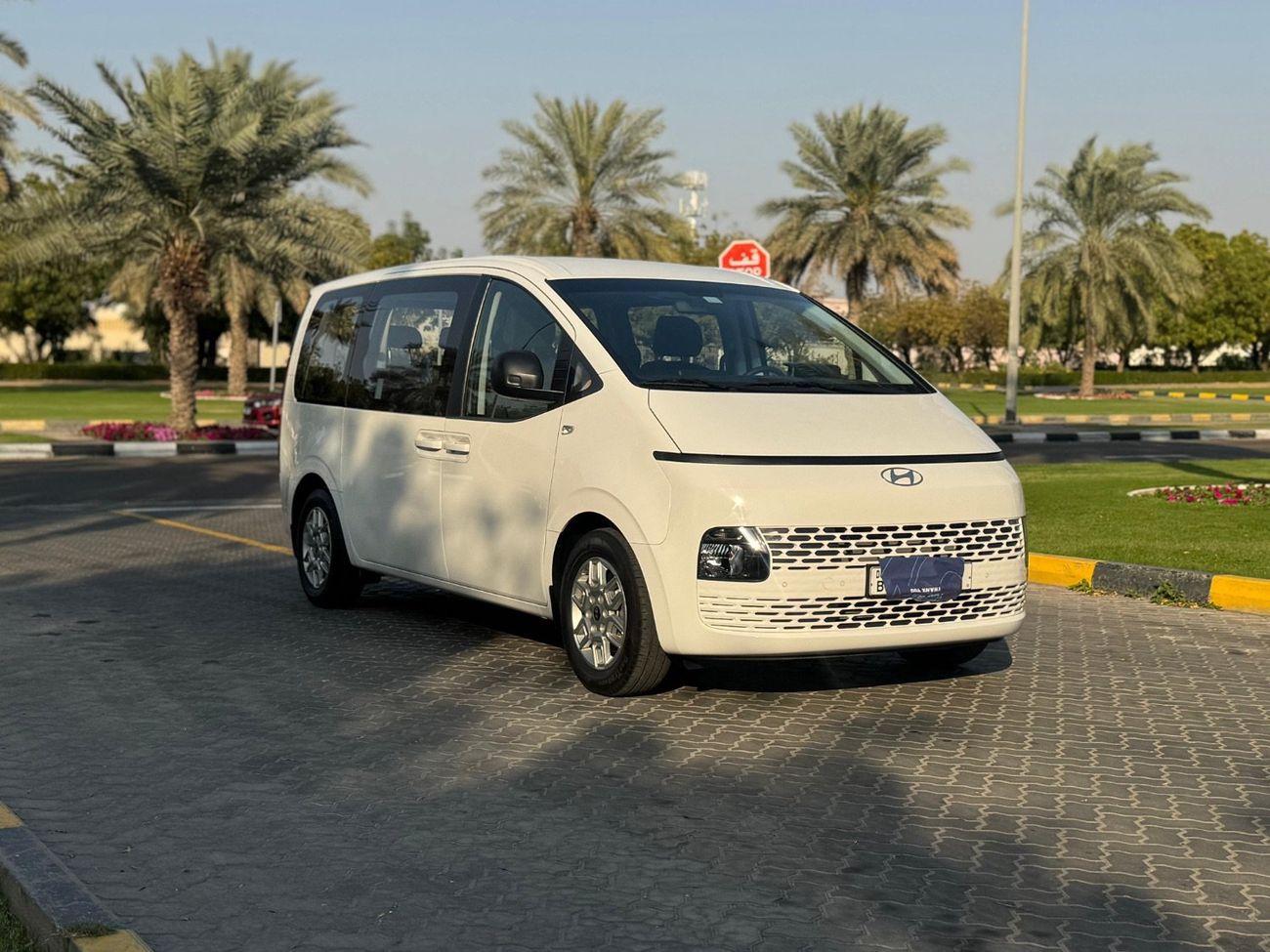 هيونداي ستاريا 3.5L Luxury (7 Seater)