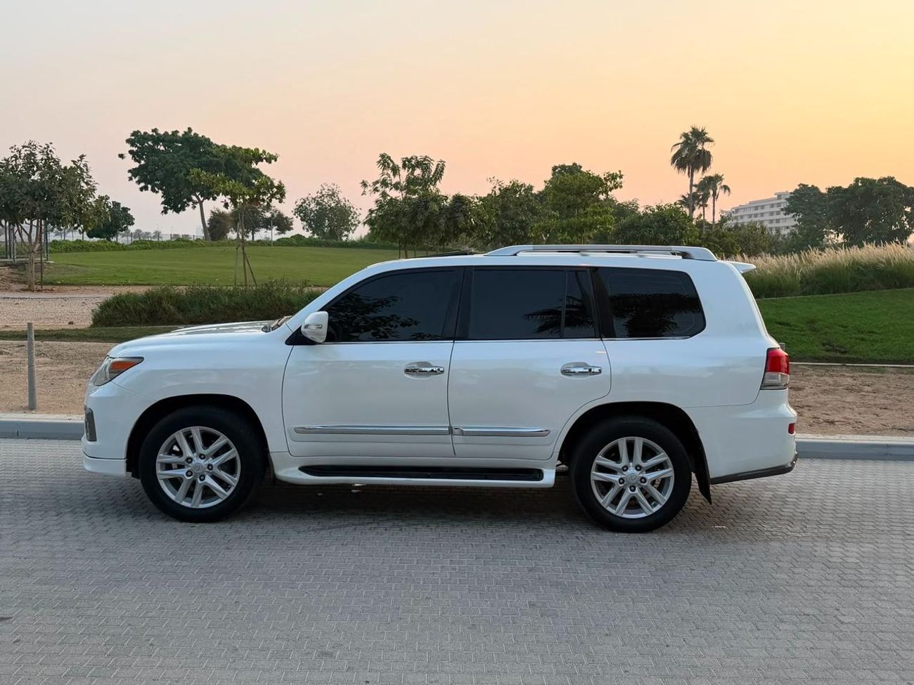 Lexus LX570 PLATINUM