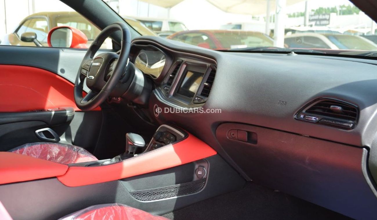 Dodge Challenger Dodge Challenger R/T Hemi V8 2020/ Low Miles/ Leather Seats/ Very Good Condition