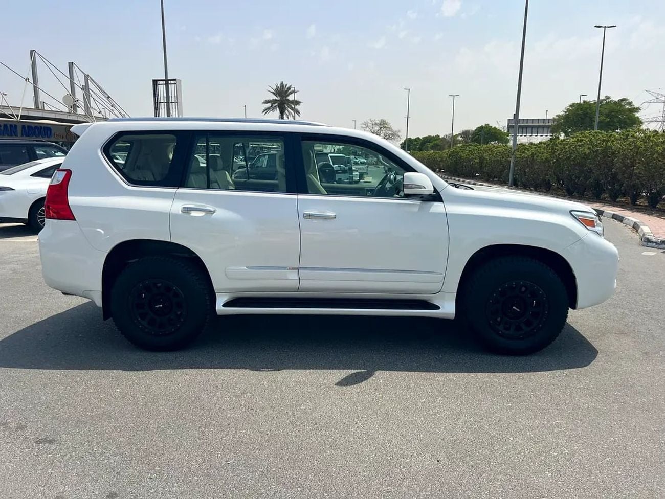 Lexus GX460 GX 460 Platinum | GCC Specs full service history from al Futtaim | Excellent Condition
