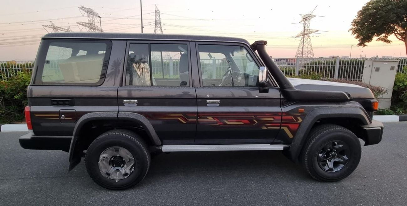 تويوتا لاند كروزر 70 Toyota LC 76 4.5 TDSL MID OPTION NEW SHAPE