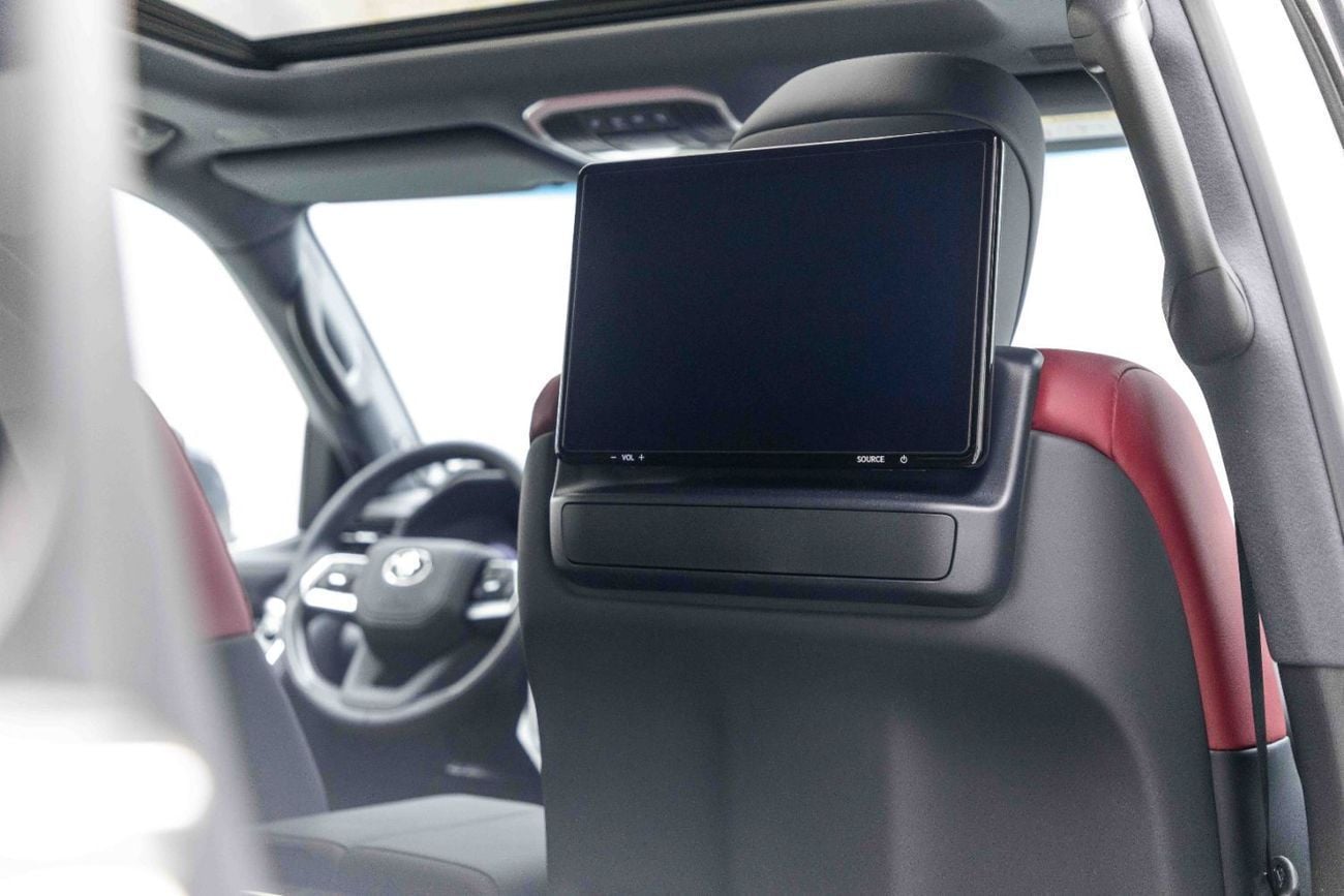 تويوتا لاند كروزر LC300 VXR 3.3L - Precious White Pearl Inside Black & Dark Red | Export Only