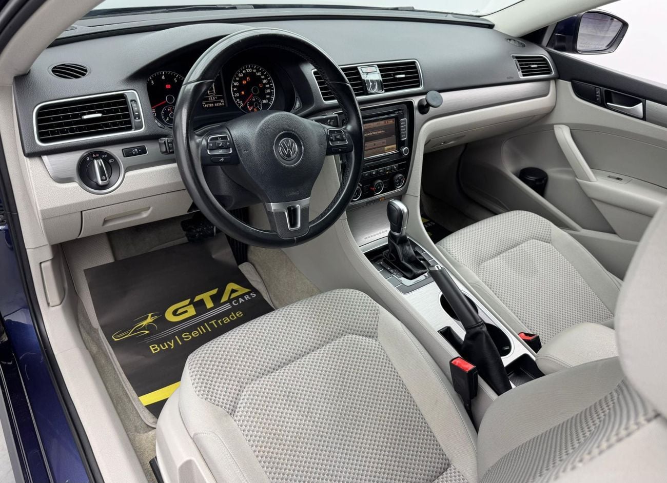 فولكس واجن باسات SE 2.5L 2015 Volkswagen Passat SE, Full VW Service History, Excellent Condition, GCC