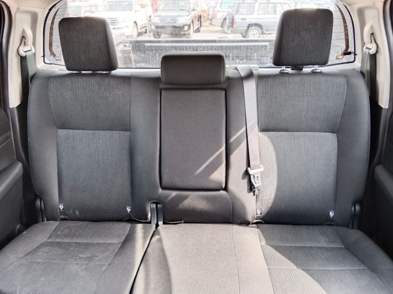تويوتا هيلوكس TOYOTA HILUX PICK UP RIGHT HAND DRIVE (PM1413)