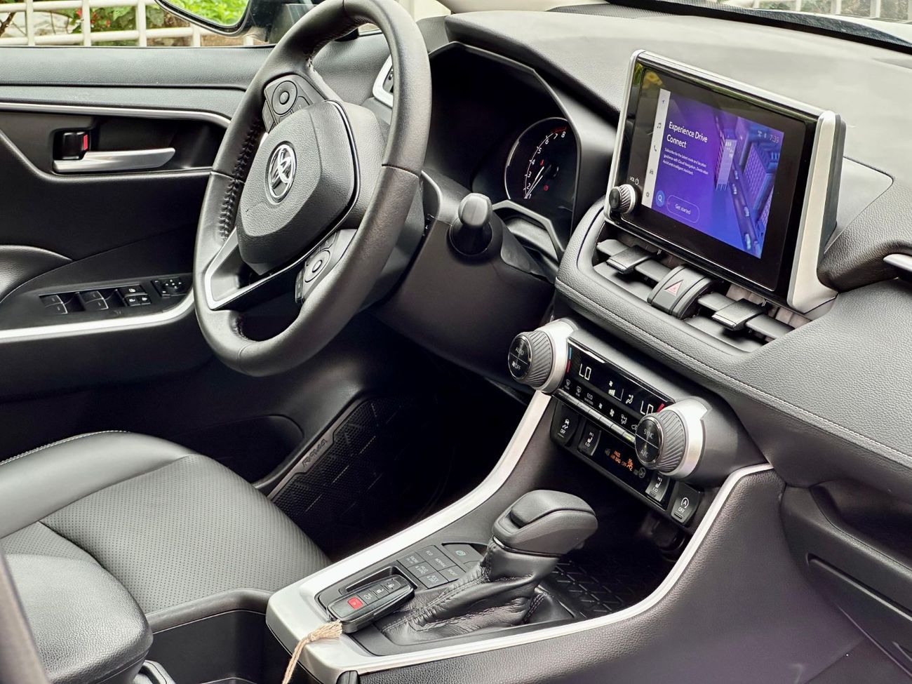 تويوتا راف ٤ Year: 2024  XLE-AWD