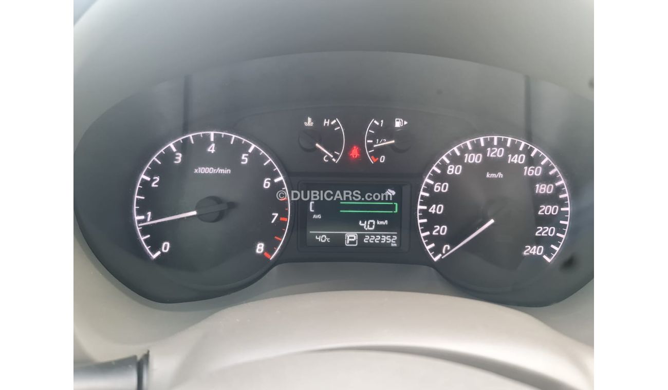 نيسان تيدا SV