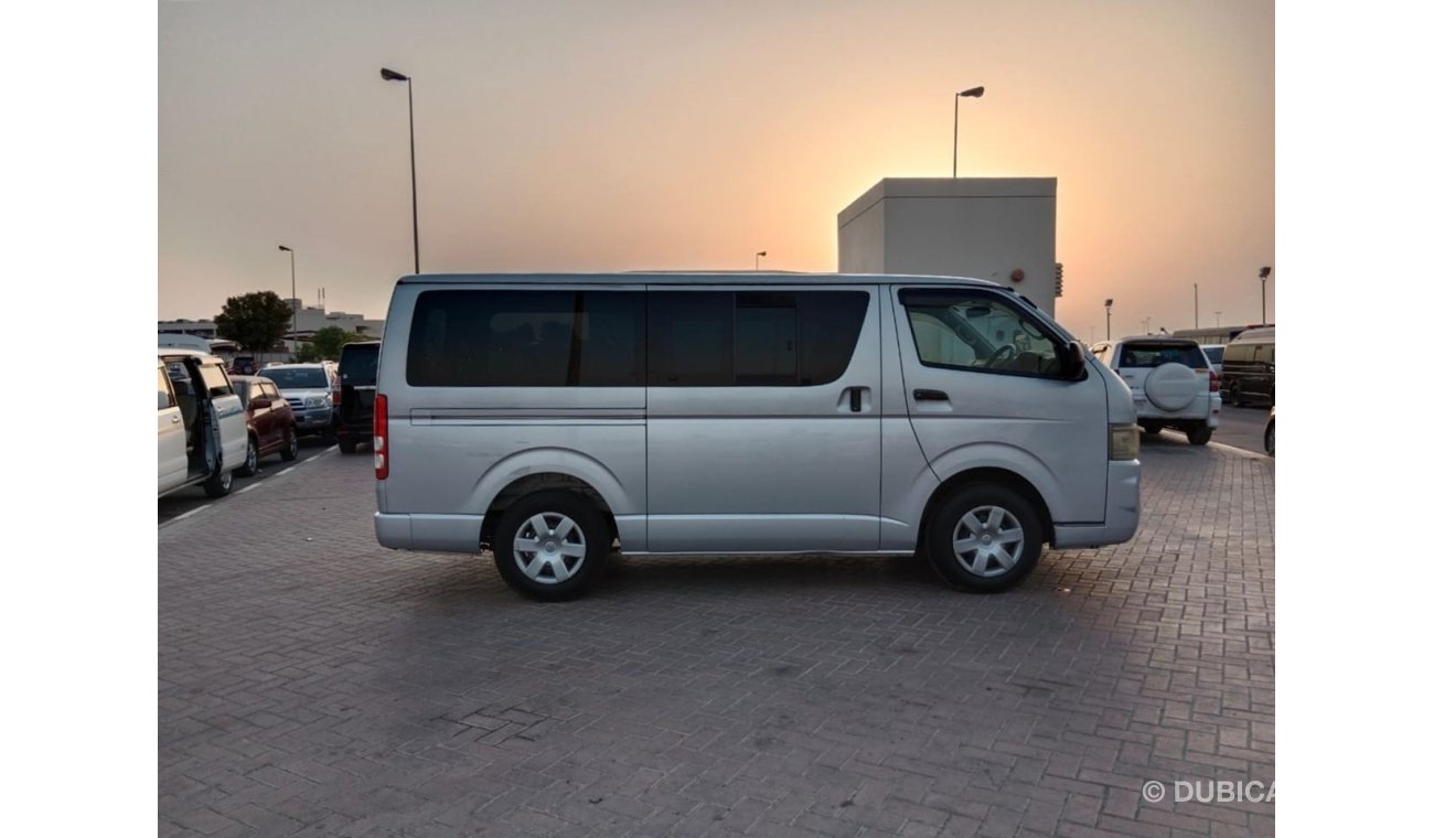 Toyota Hiace TOYOTA HIACE VAN RIGHT HAND DRIVE (PM1473)