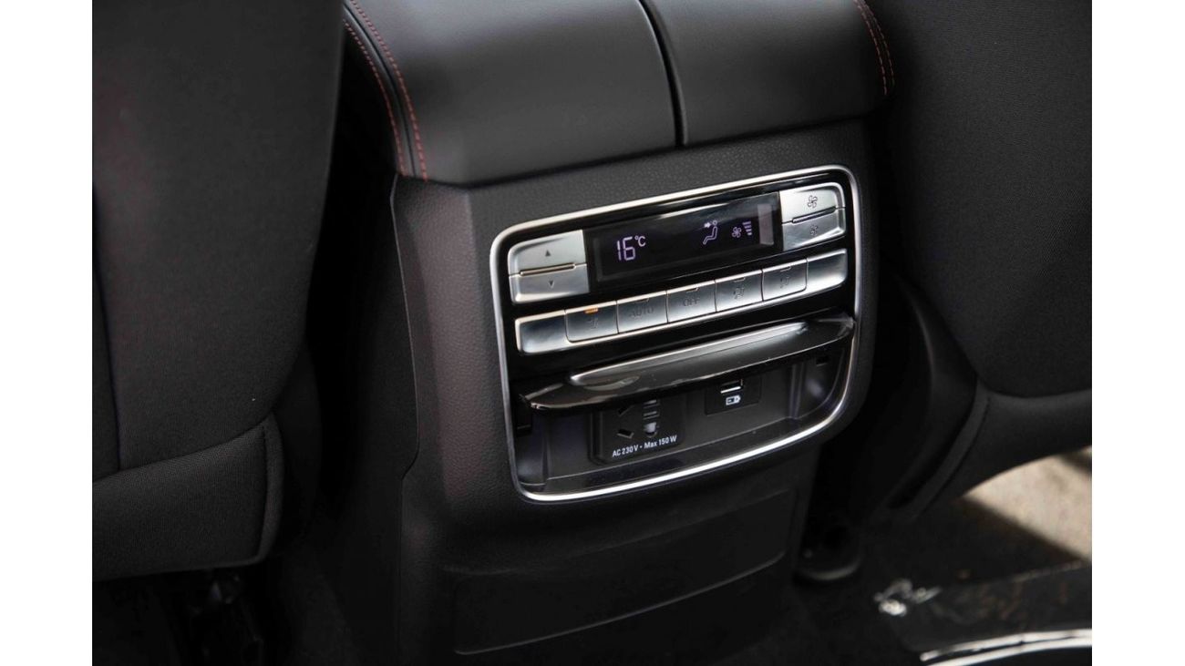 MG RX8 2023 MG RX8 4X4 2.0 STANDARD - White Pearl inside Black