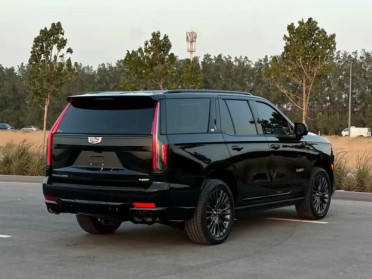 Cadillac Escalade V SERIES Cadillac Escalade 2023 GCC specs