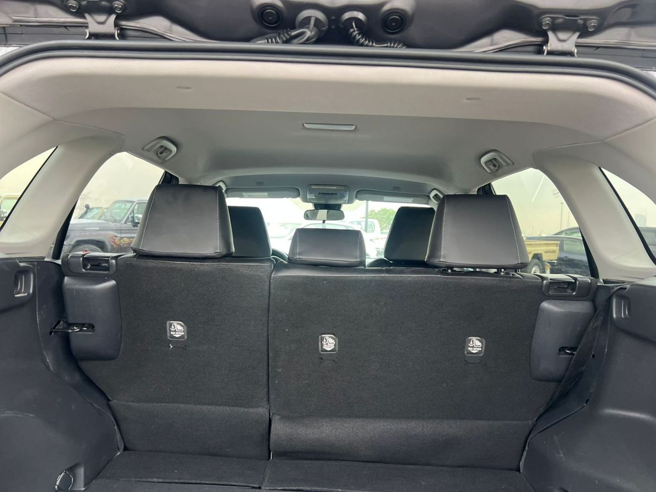 Toyota RAV4 2023 Toyota Rav4 LE Night Shade Edition - 2.5L V4 - Leather Seats With Radar - Low Mileage