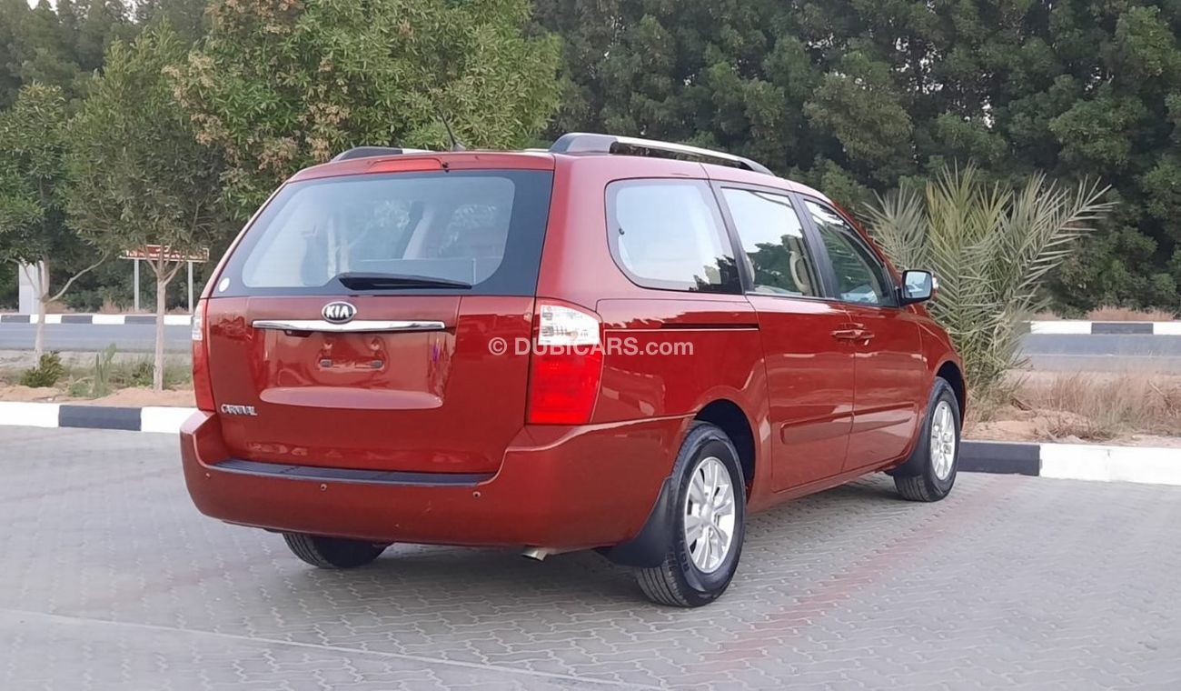 Used Kia Carnival 2015 With sunroof Ref 85 2015 for sale in Sharjah