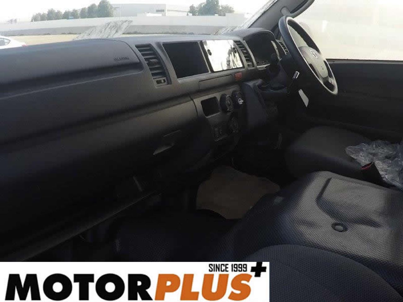 تويوتا هاياس STD RHD