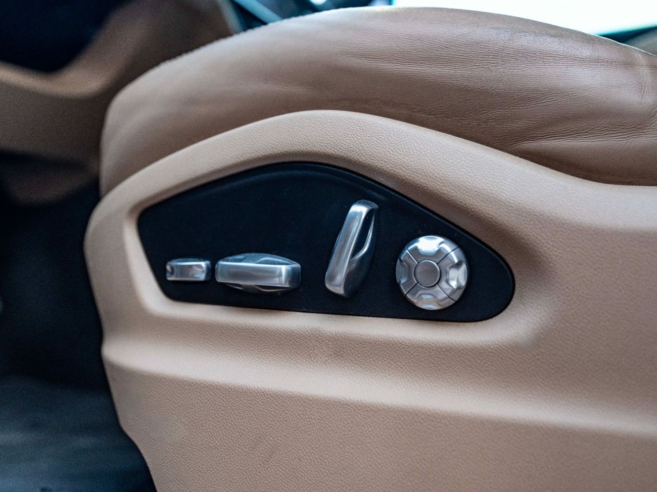 Porsche Cayenne S 2.9L (440 HP)