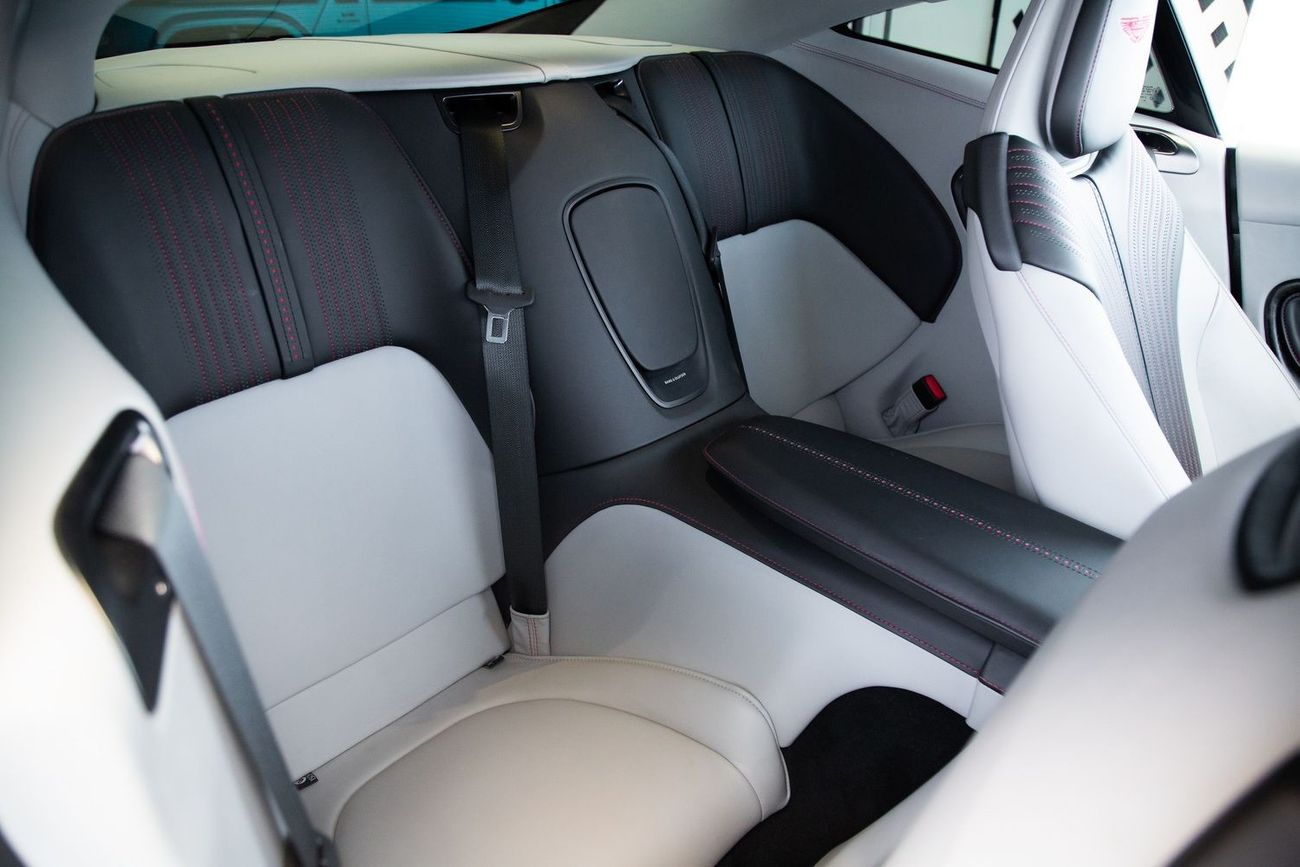 Aston Martin DB11 Std