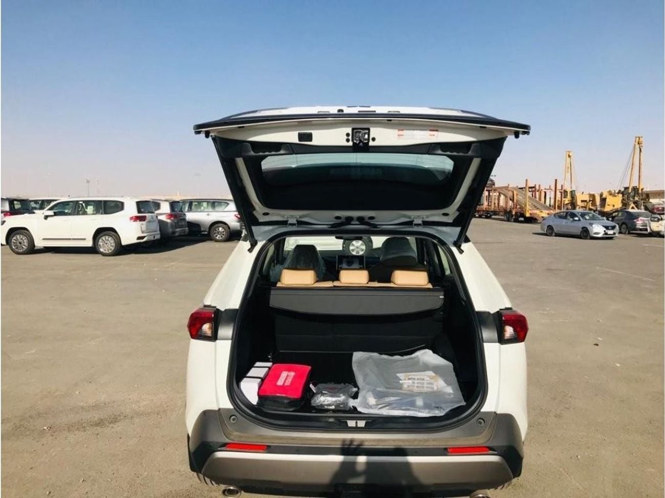 تويوتا راف ٤ 2.5L AT hybrid XLE