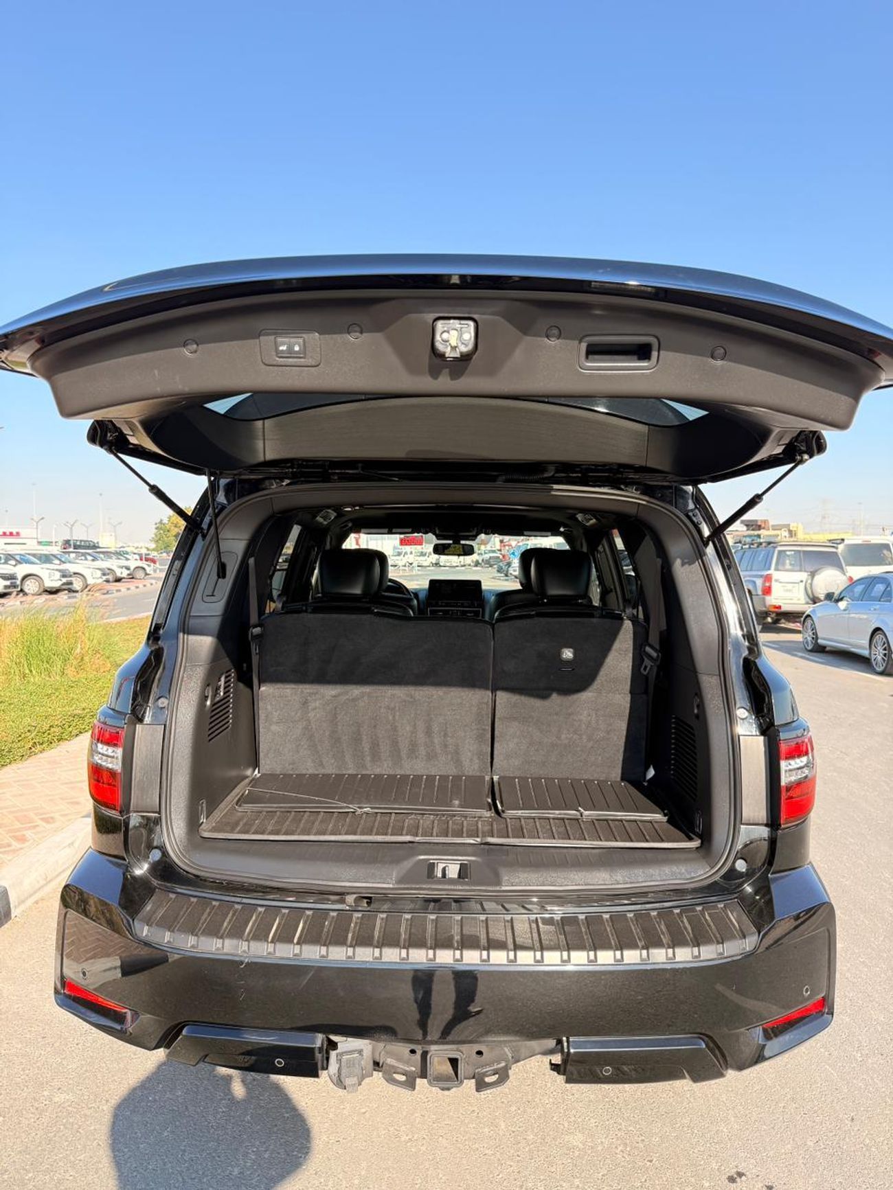 Nissan Armada SL Full Option ,Sunroof 4WD 2022 model