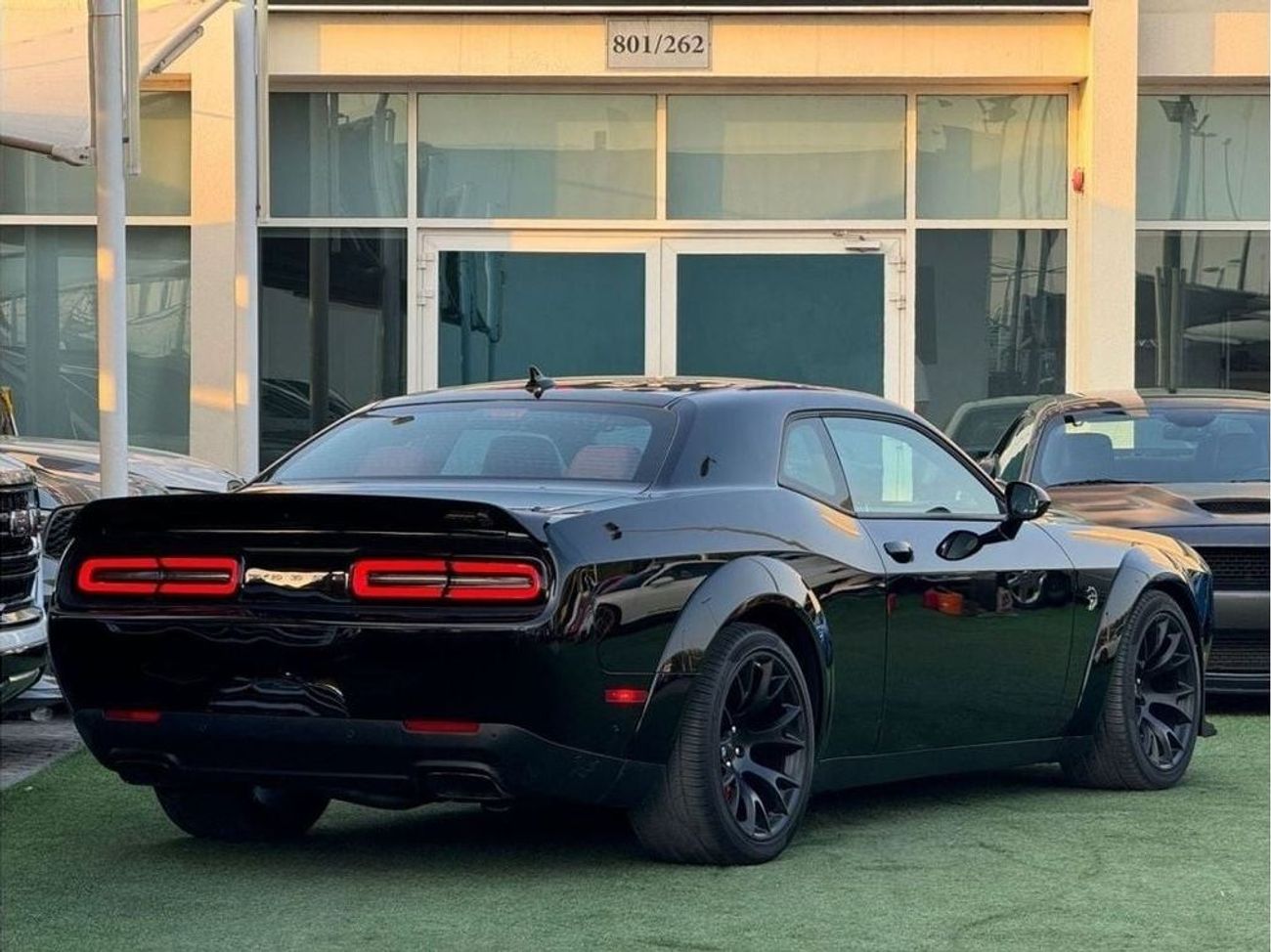 دودج تشالينجر دودج تشالينجر SRT هيلكات جيل بريك وايد بودى  وارد صبغ وكاله بحاله ممتازه