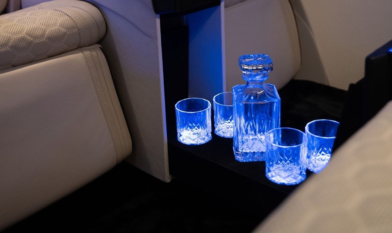 مرسيدس بنز V 250 Mercedes V-Class with Full VIP Conversion