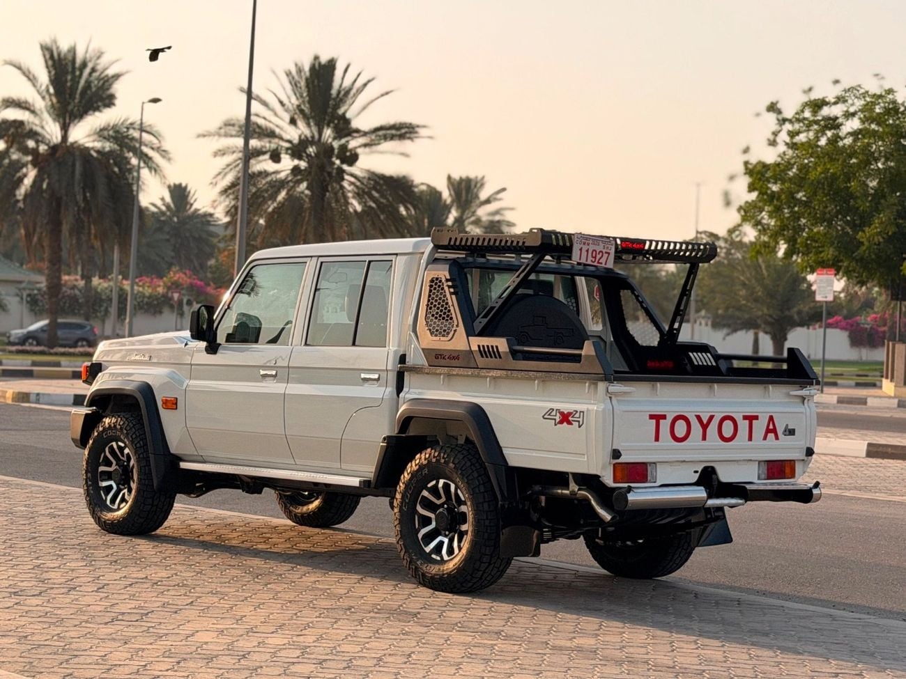 تويوتا لاند كروزر بيك آب 79 series