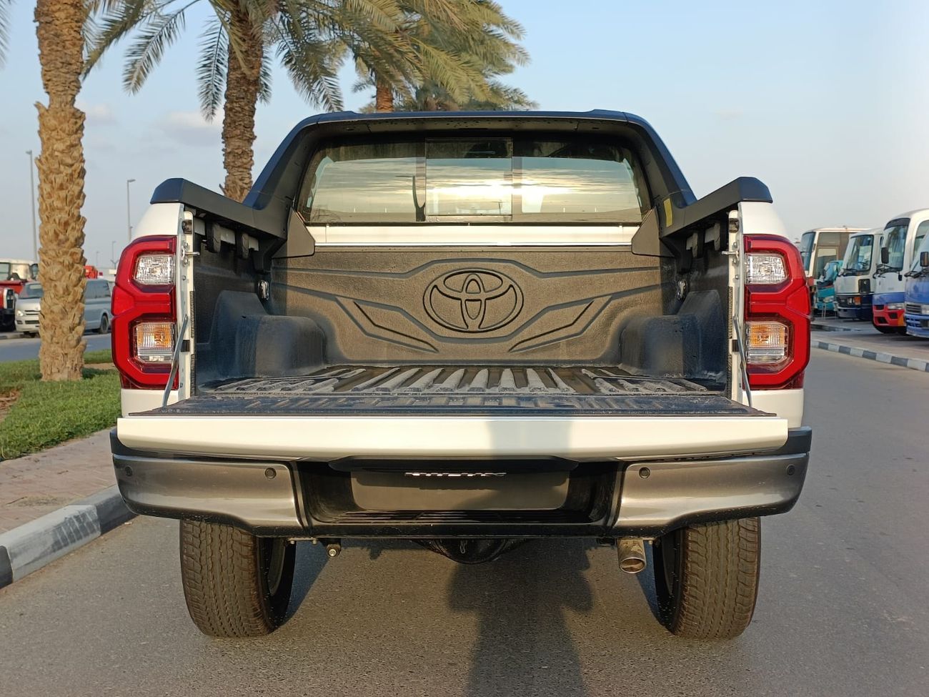 Toyota Hilux ADVENTURE, 4.0L PETROL, A/T, 360 CAMERA, SPECIAL OFFER  (CODE #  24780)