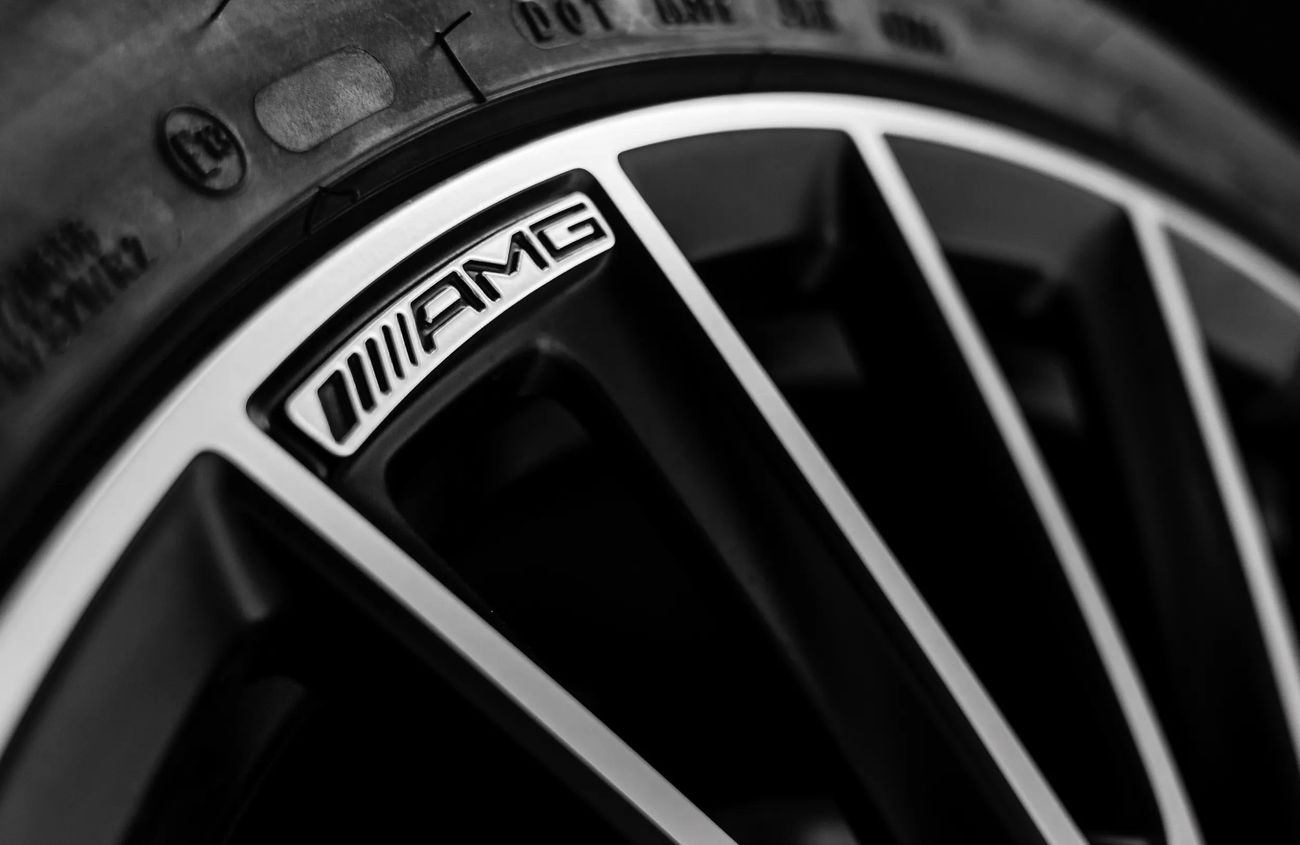 Mercedes-Benz G 63 AMG 4.0L V8 Twin-Turbocharged Engine + eMotor