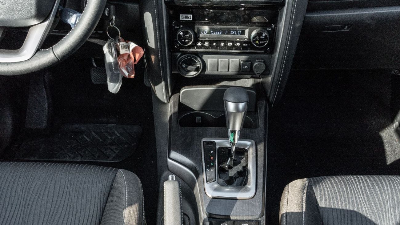 تويوتا فورتونر 2026 Toyota Fortuner VX 4.0L AT Petrol (Black-Black)