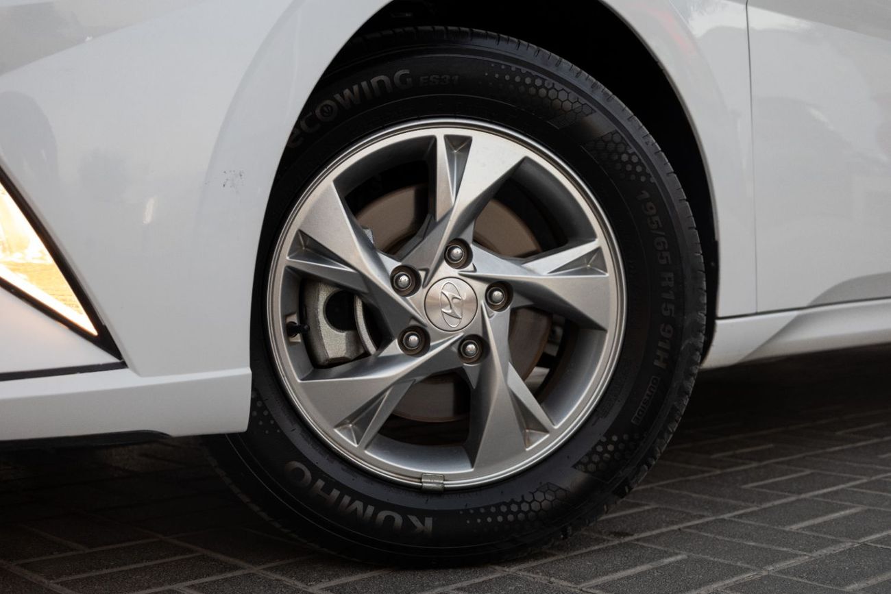 هيونداي إلانترا Smart 1.6L