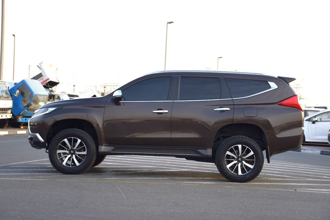 Mitsubishi Pajero Sport 4x4 Diesel 2.4L ( Right Hand )