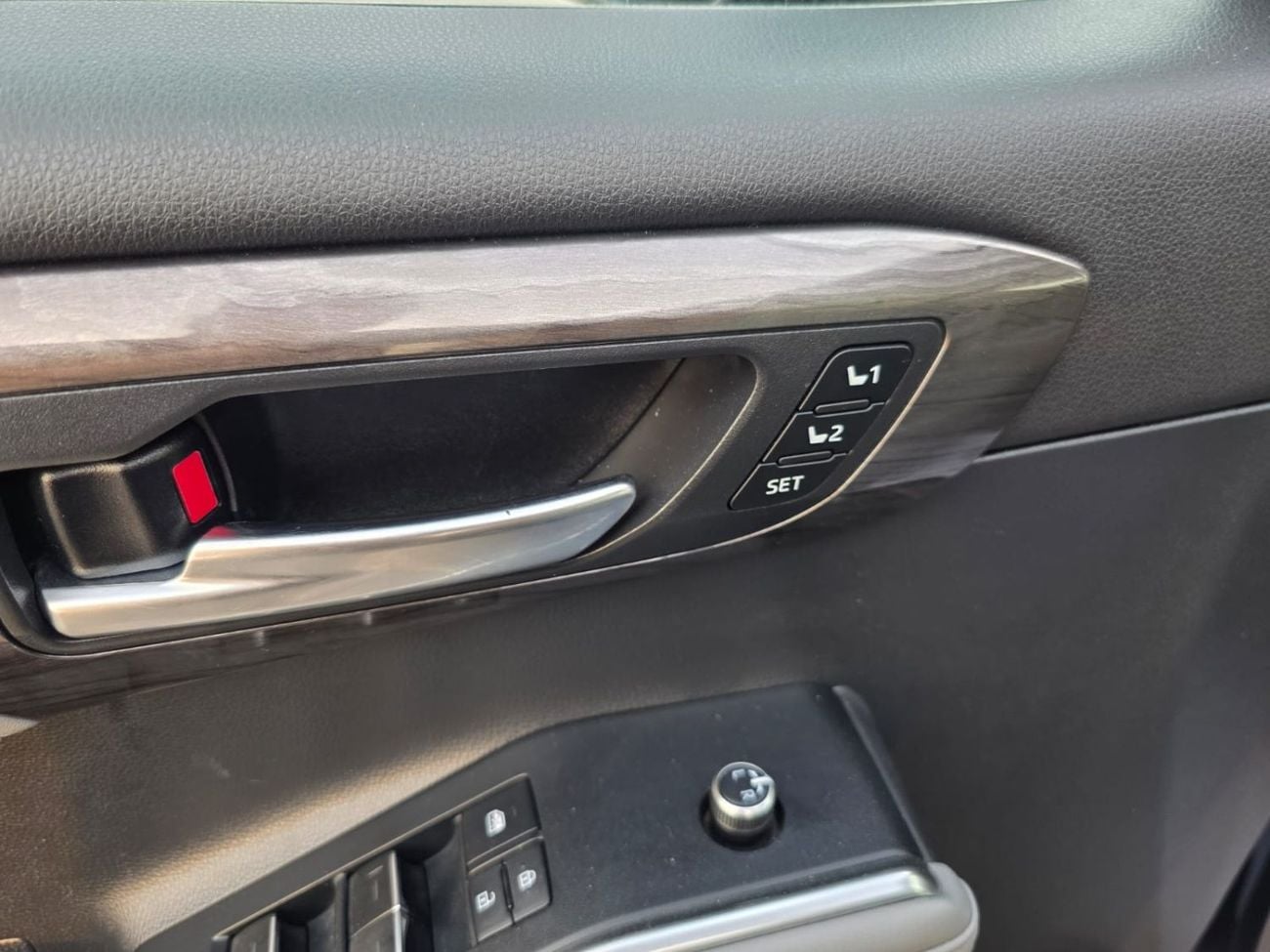 تويوتا هايلاندر Panoramic Roof , 360 camera and Parking sensors