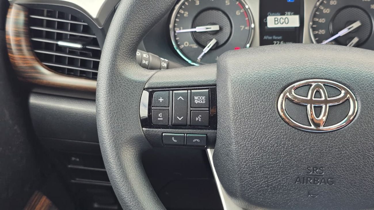 تويوتا هيلوكس BASE DC TRD 4.0L 4WD