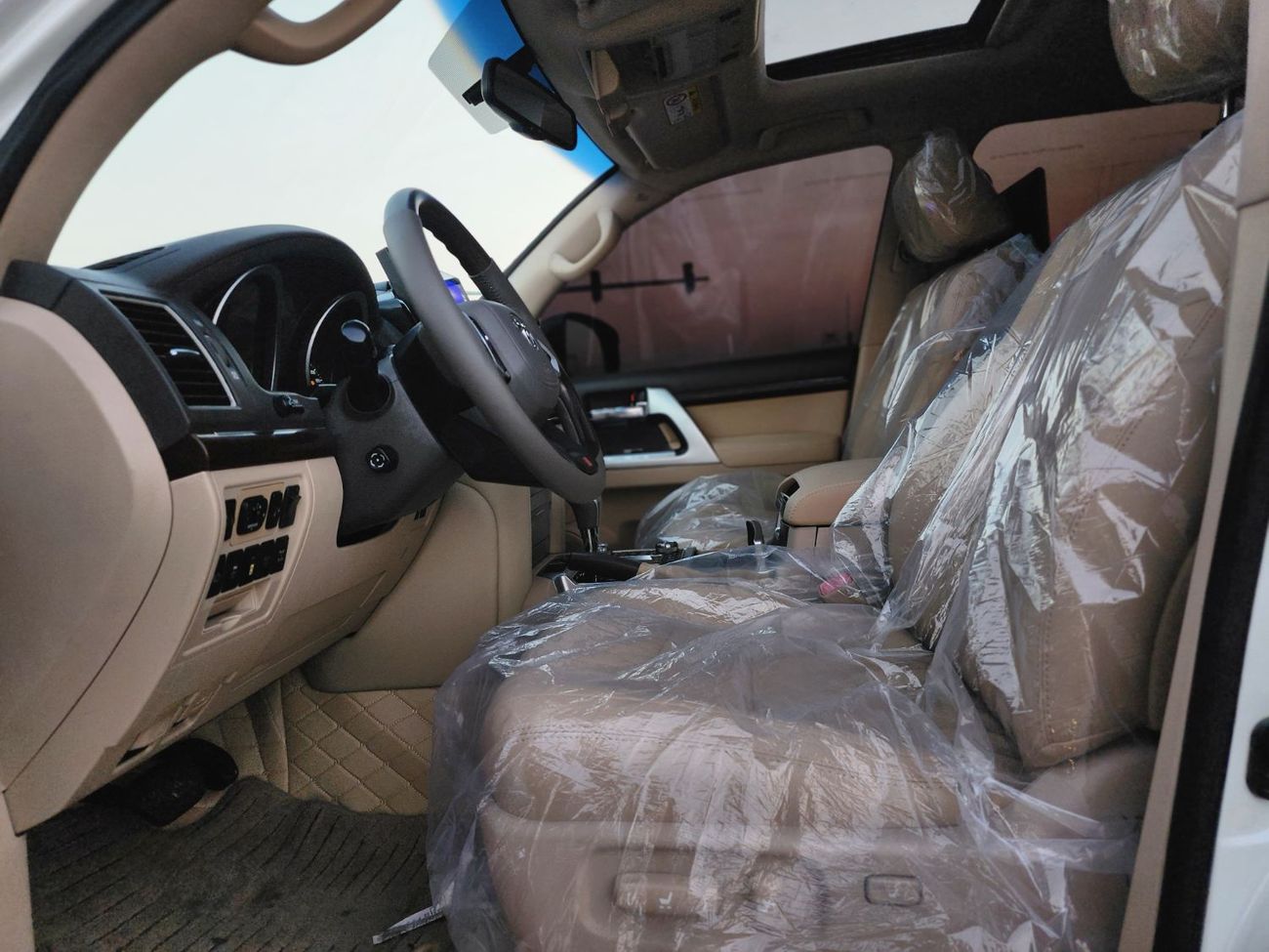 Toyota Land Cruiser VX.R V8  5.7  upgrade 2024