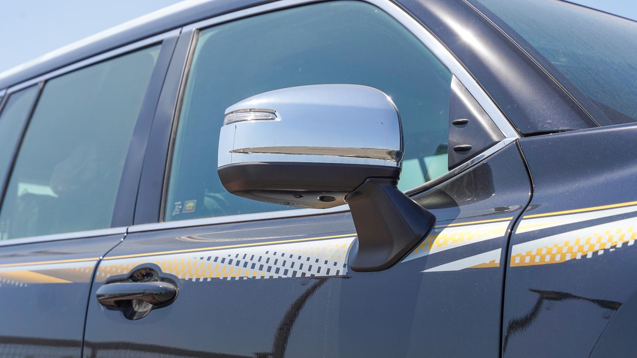 Toyota Land Cruiser VX 4.0L V6  YAMEN SPECS