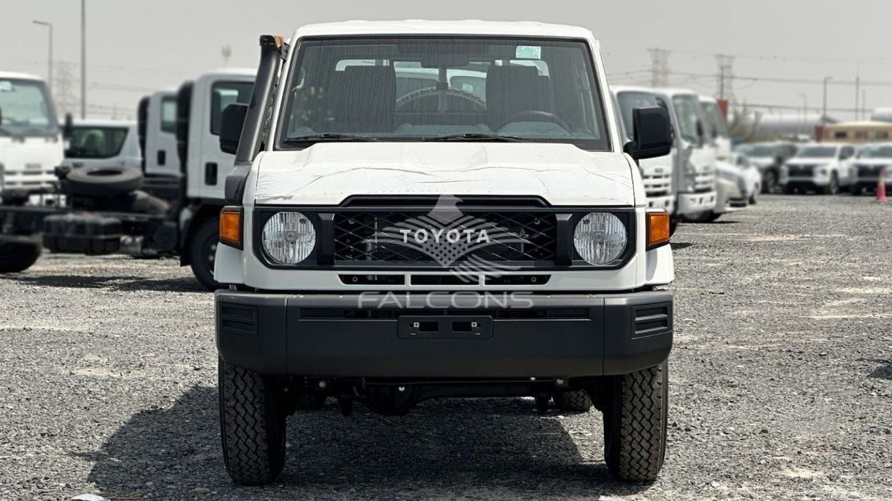 Toyota Land Cruiser Pick Up Toyota/LC79- DC 4.0L MT/ PETROL  4x4