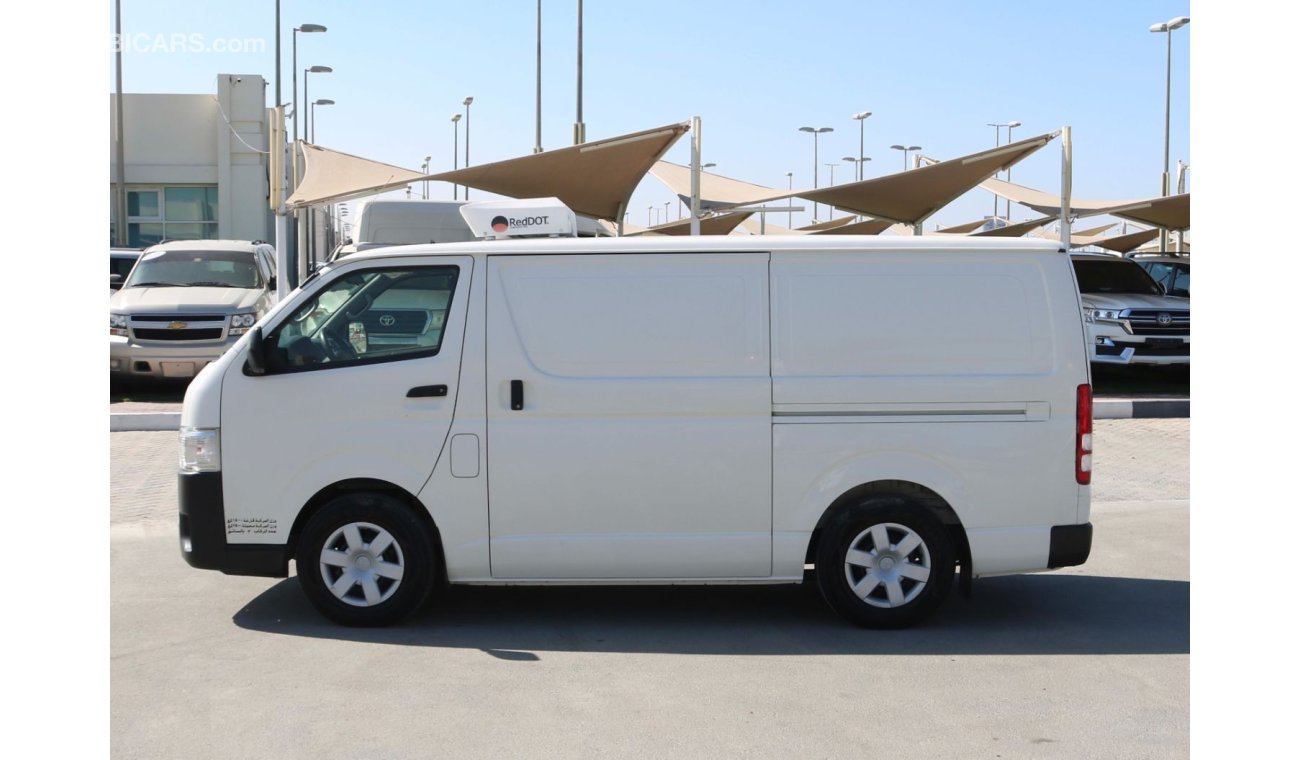 Toyota Hiace 2016 | CHILLER MULTI PURPOSE DELIVERY VAN WITH GCC SPECS AND EXCELLENT CONDITION