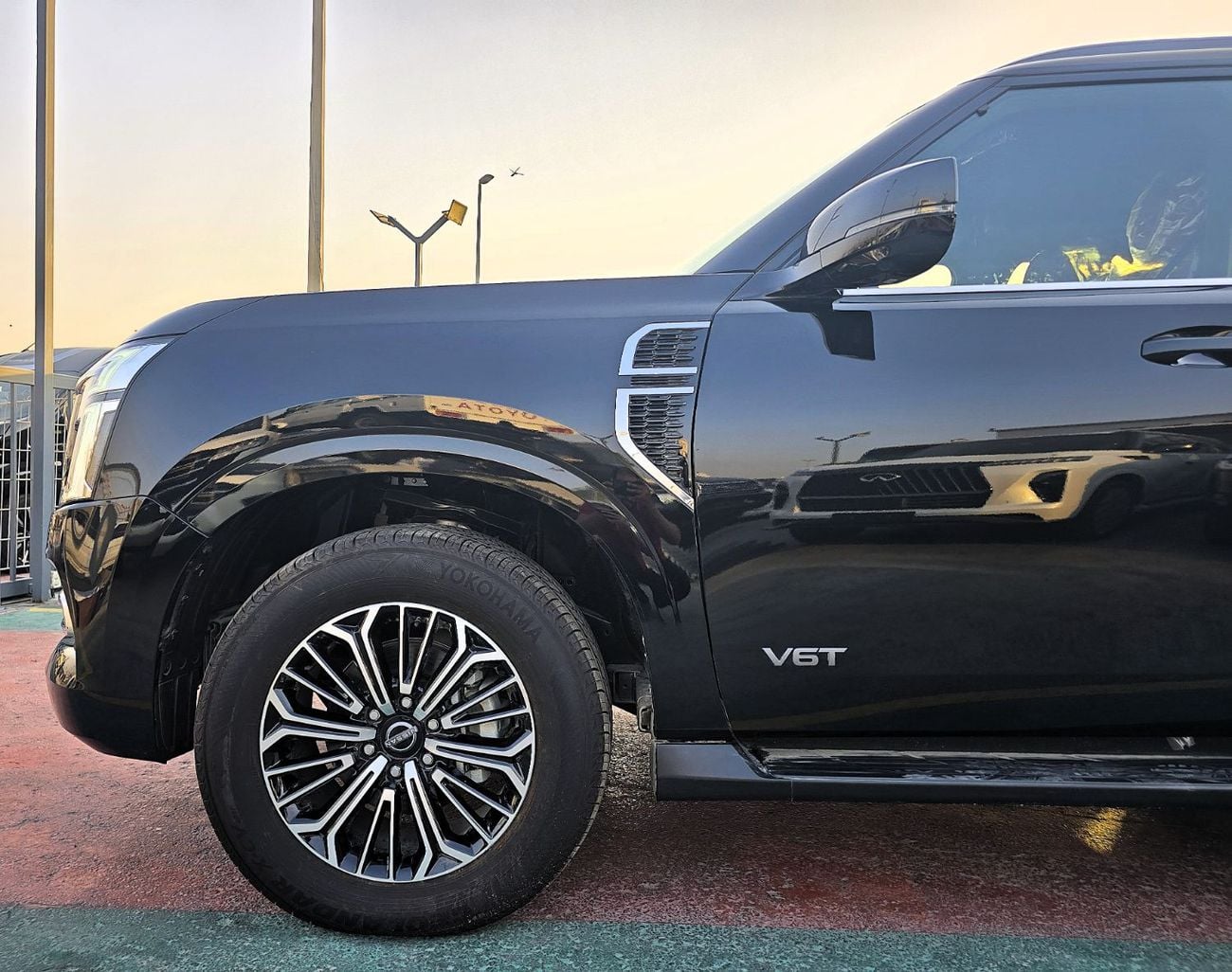 Nissan Patrol LE TITANIUM Nissan Patrol LE Titanium 3.5l twin turbo A/T 4WD SUV GCC Black Color With Compressor 2026 Model