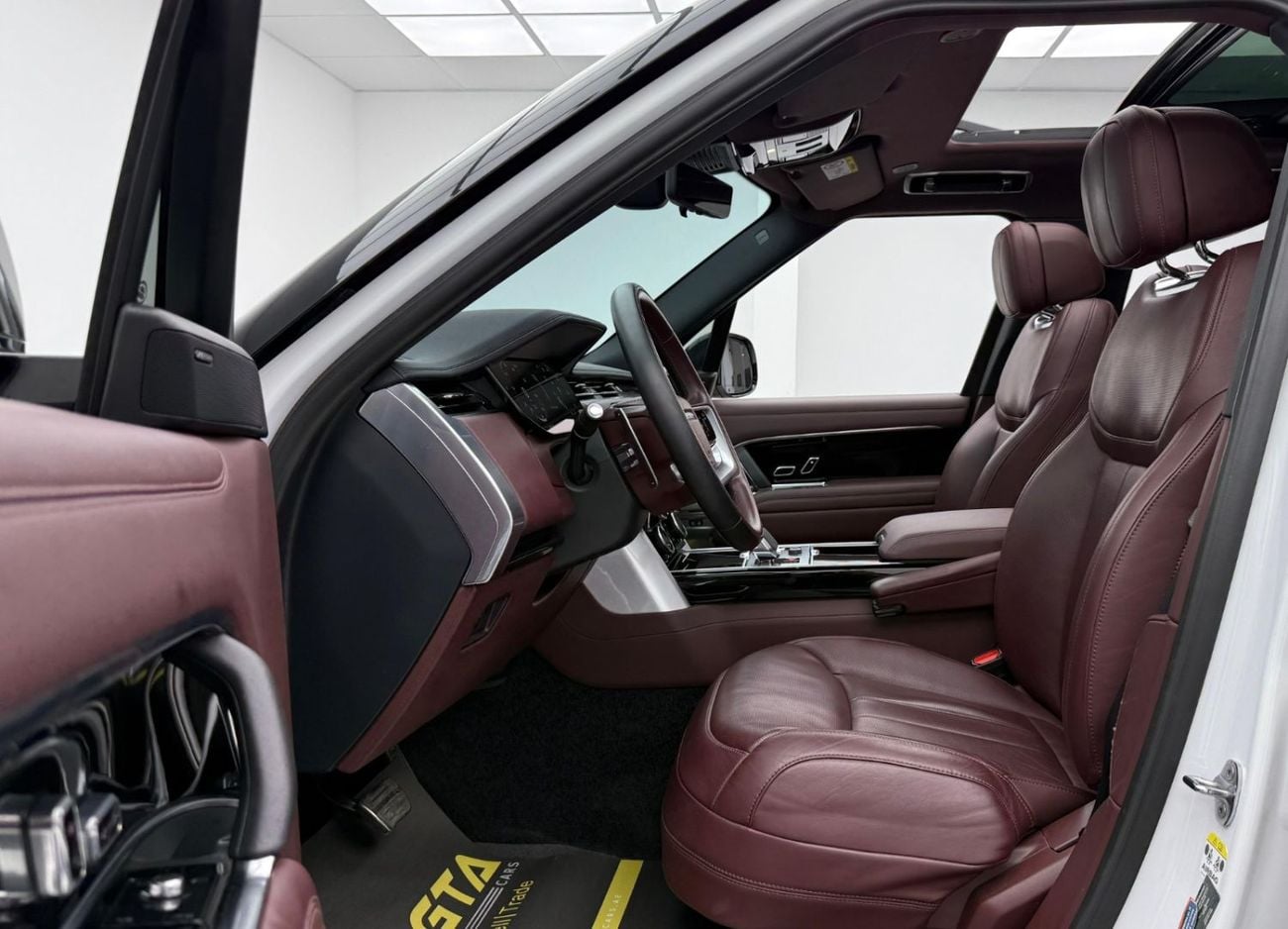 Land Rover Range Rover HSE P530 4.4L 2023 Range Rover Vogue P530 HSE, 2028 Range Rover Warranty + Service Pack, GCC