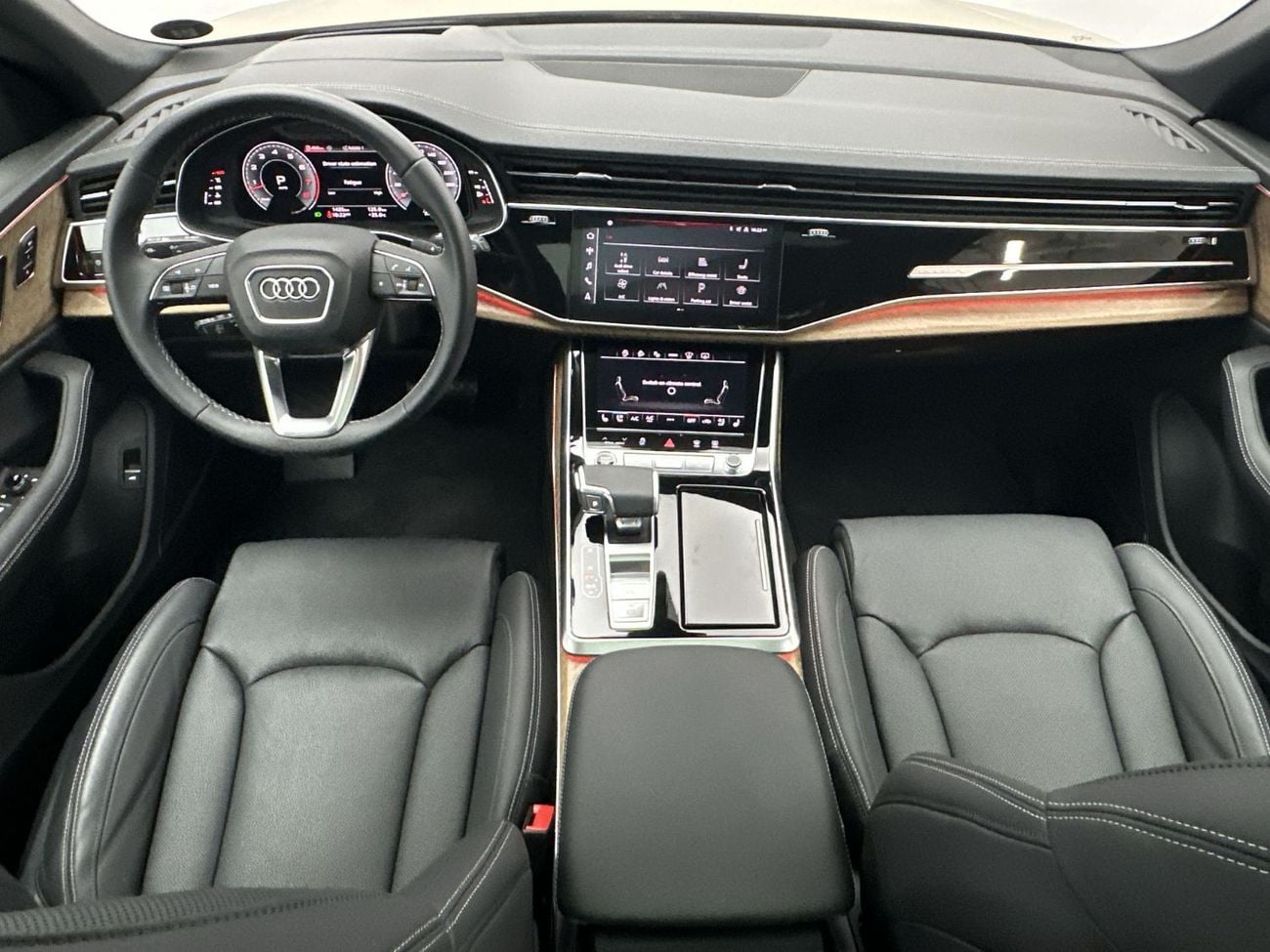 أودي Q8 55 TFSI quattro (340 HP) Luxury (Ref# 020191)