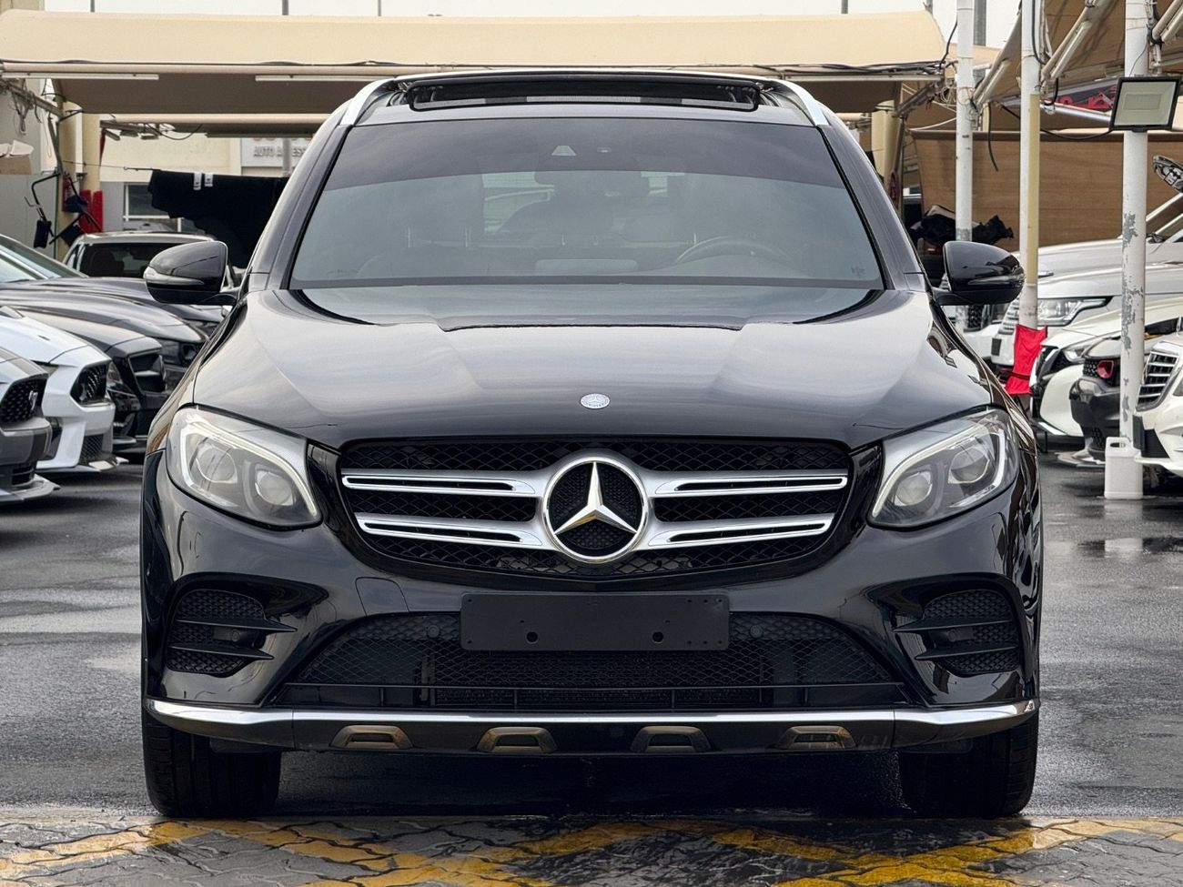 مرسيدس بنز GLC 300 Premium + 2.0L
