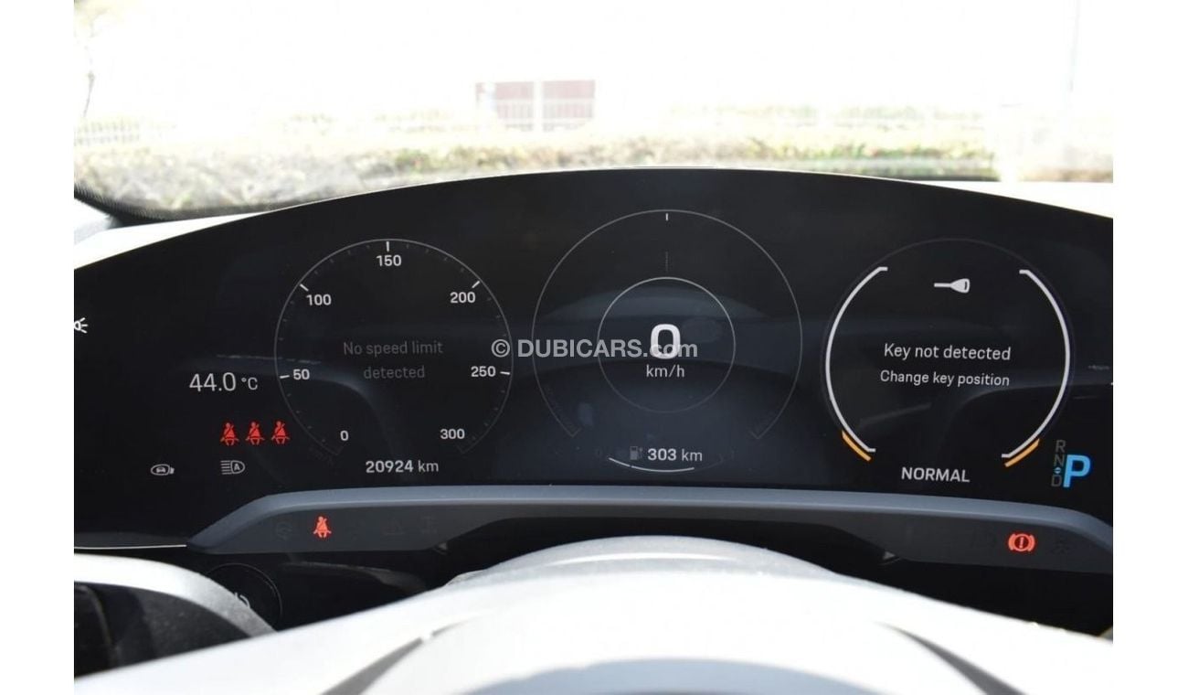 Porsche Taycan 4S Base