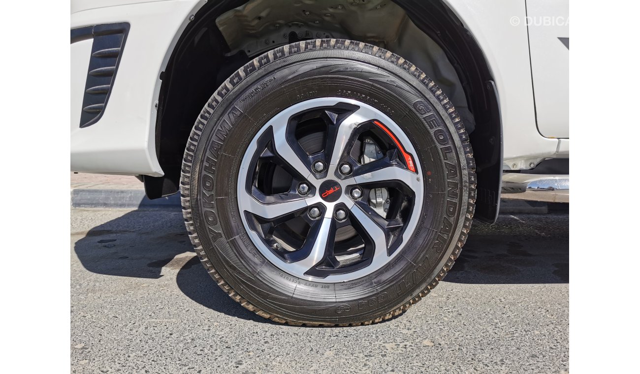 Toyota Hilux 4.0L PETROL, 17" ALLOY RIMS, 4WD, DIFFERENTIAL LOCK (LOT # 1724)