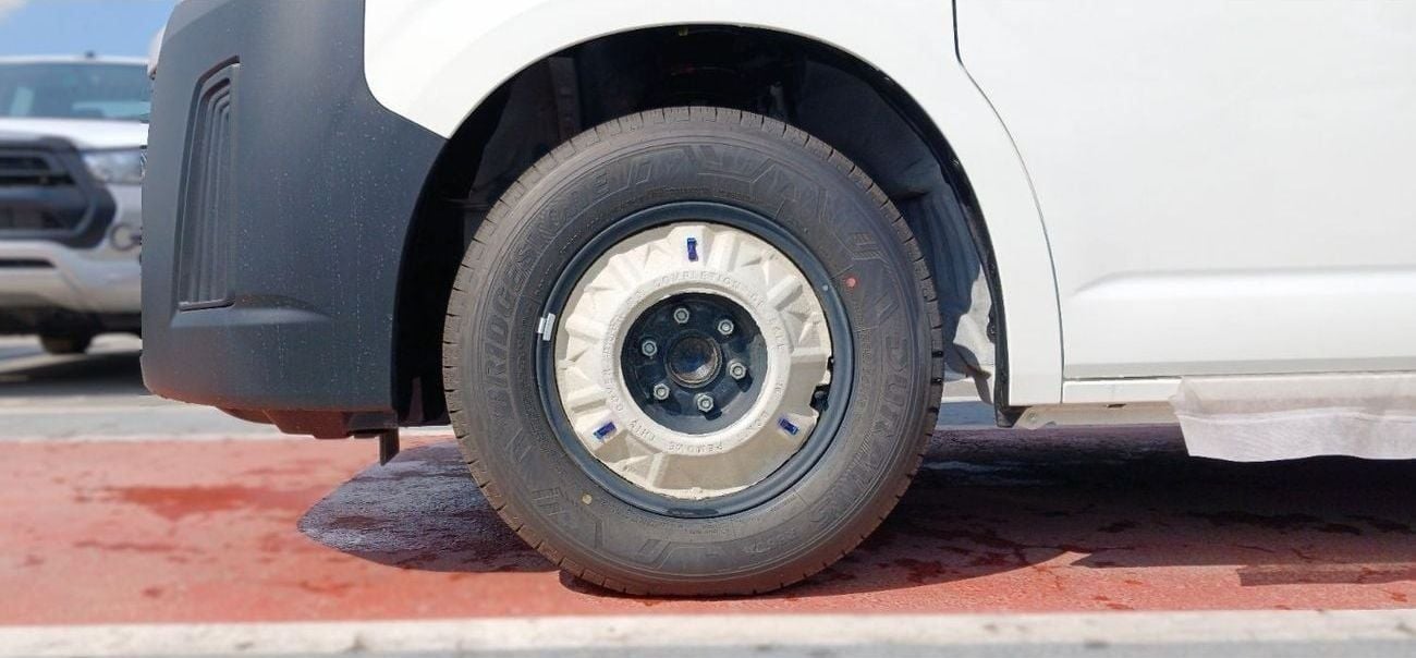 Toyota Hiace DLS - STD ROOF Toyota HiAce Highroof 2.8L Diesel MT 2025YM