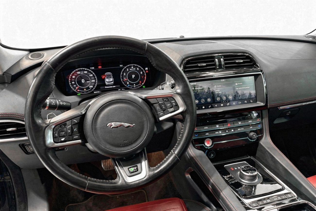 Jaguar F Pace R-Sport 2.0L l AED 1,665 P.M. l 0% Downpayment l R-Sport l 1 Year Warranty